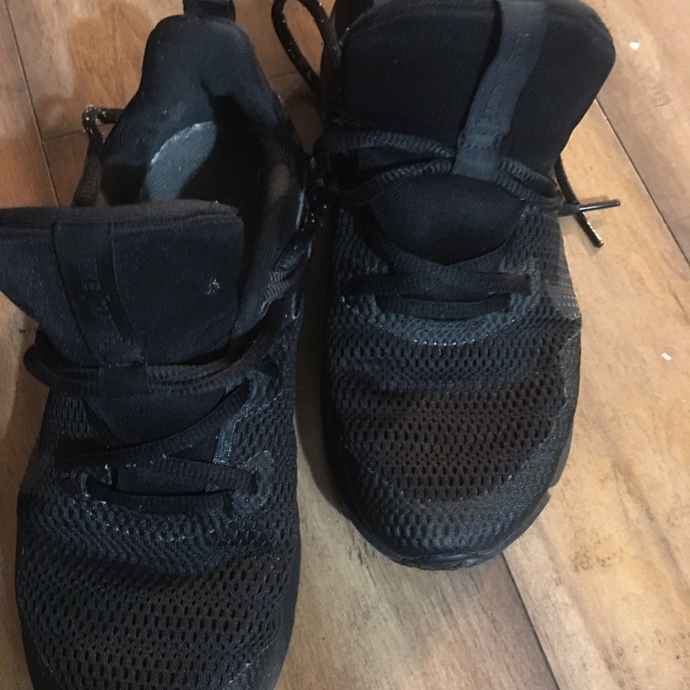 Nike size 7 running shoes